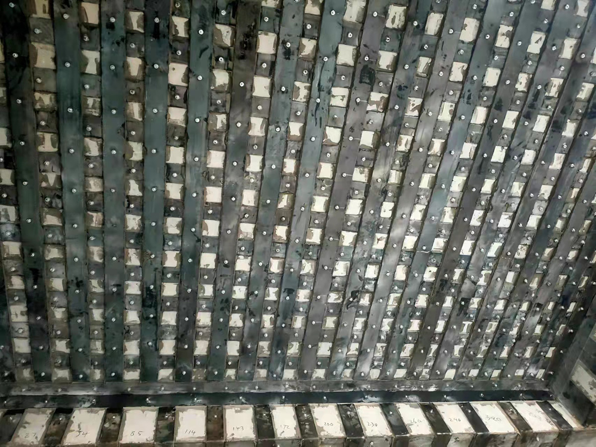 青島粘鋼加固(粘鋼加固和包鋼加固有什么區別)